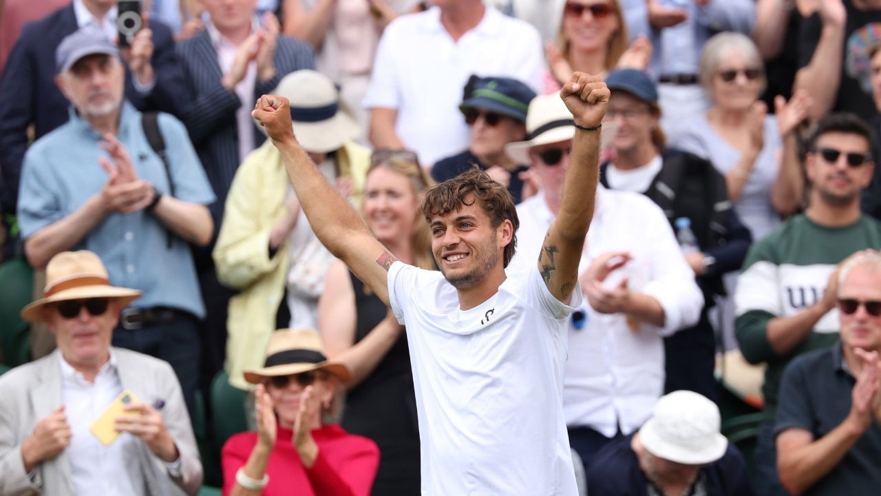 (Video) Flavio Cobolli’s father burst into tears after son reached his maiden Grand Slam quarter-finals at Wimbledon