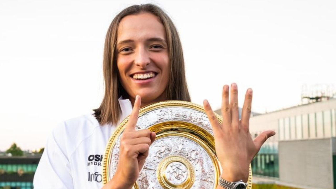 Former Grand Slam Champion Predicts What Will Happen to Iga Swiatek Following Her Wimbledon Triumph