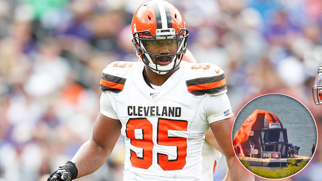 (Video) Myles Garrett’s Browns Hit a Bump During Jaw-Dropping Helmet Reveal
