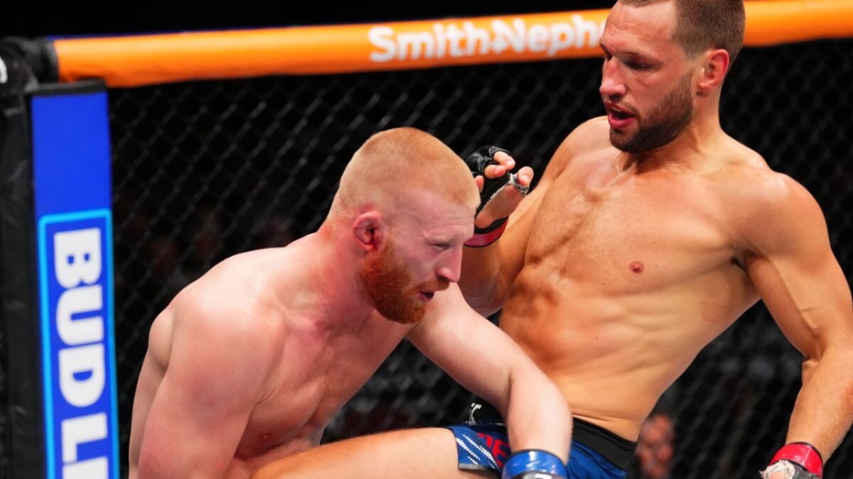 Fan-Favorite Robert Whittaker Promises Fairytale Ending After Khamzat Chimaev Disaster 1 Reinier de Ridder beats Bo Nickal at UFC Des Moines