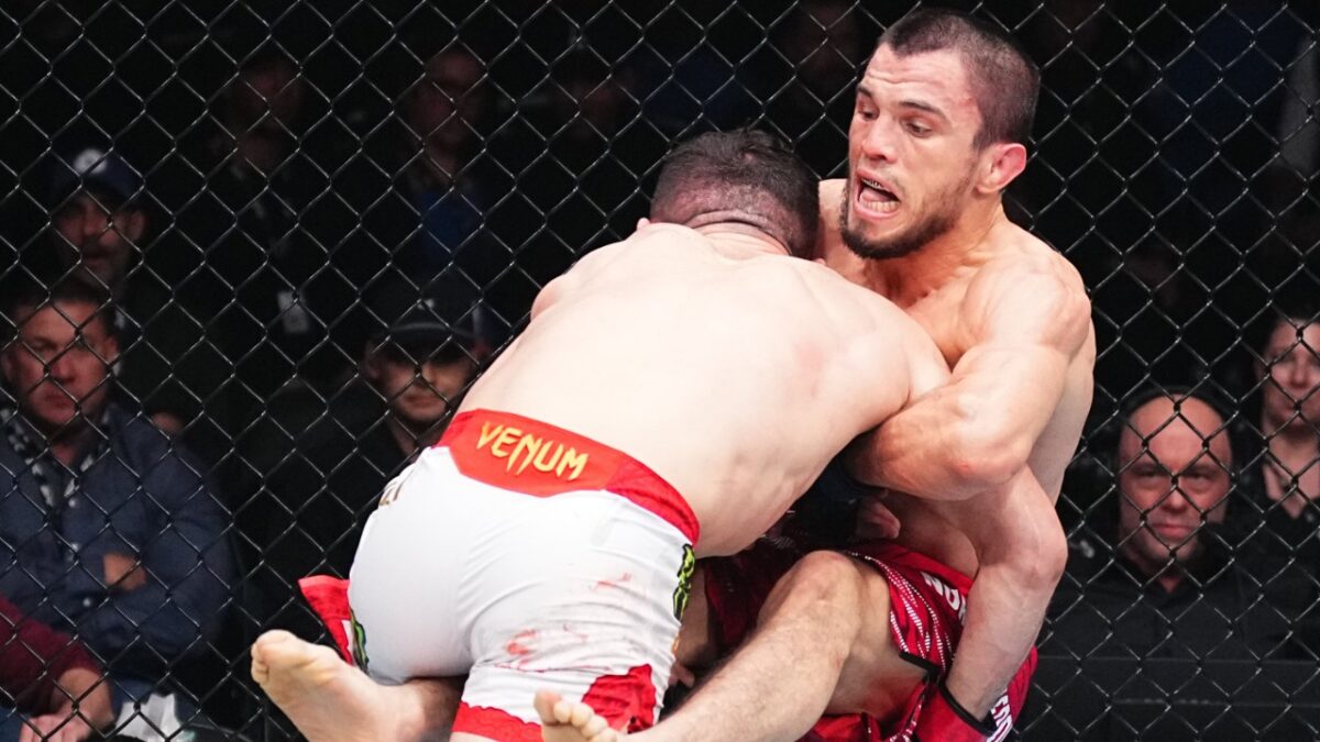 Umar Nurmagomedov gets dominated by Merab Dvalishvili