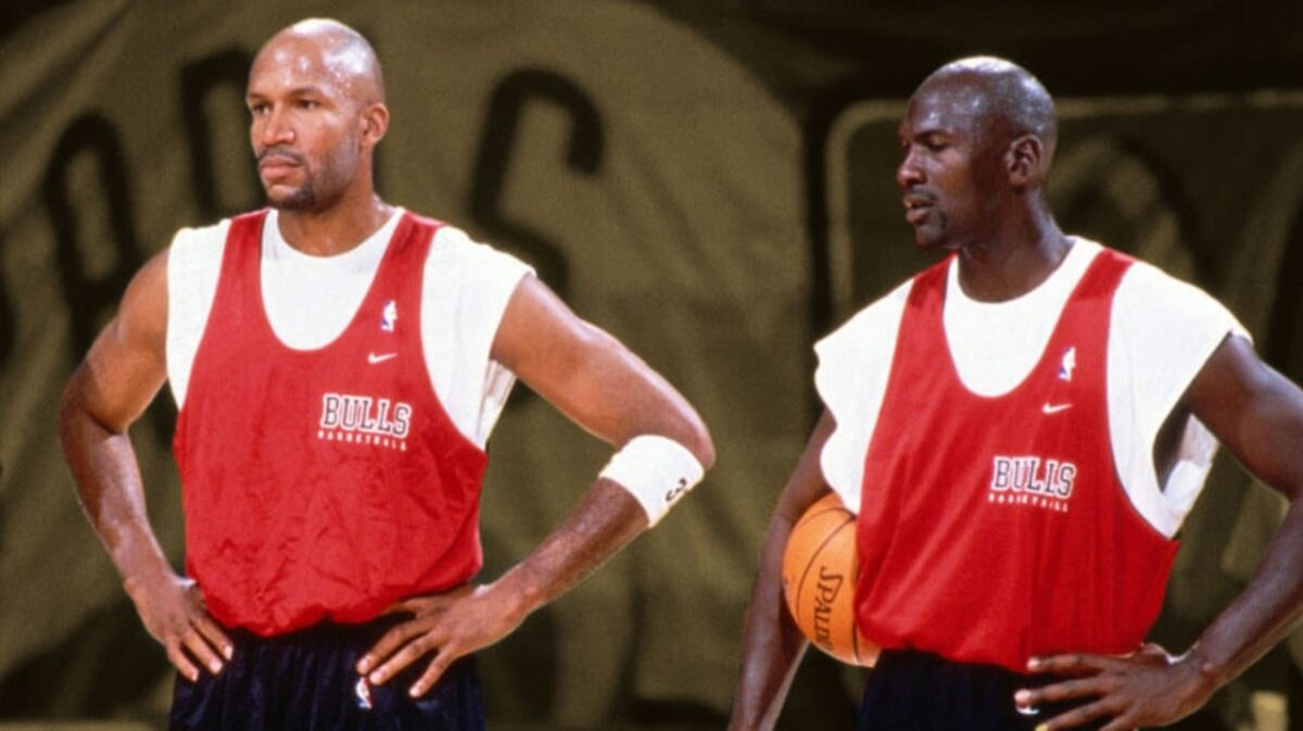 Rare Video of Michael Jordan Getting Smacked by Teammate Has Internet Abuzz 6 Ron Harper and Michael Jordan