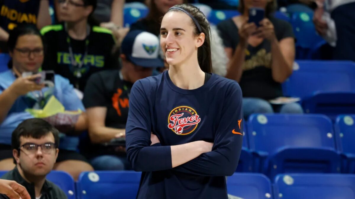 Caitlin Clark Receives 'Better Than Stephen Curry' From Ecstatic High School Ballers 1 Caitlin Clark