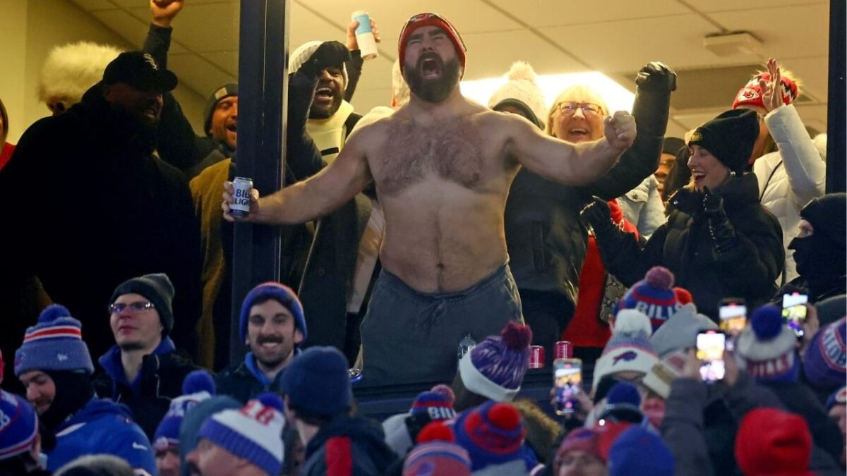 Kylie Kelce Tries to Reason Why Bills Fans Didn't See Jason Kelce as a Threat 1 Jason Kelce 2