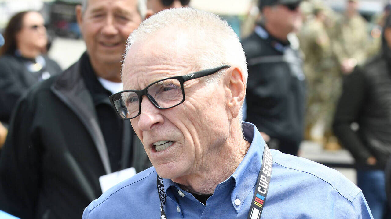 Mark Martin Sometimes Feels “Embarrassed Like an Idiot” While Campaigning for Dropping Playoff Format