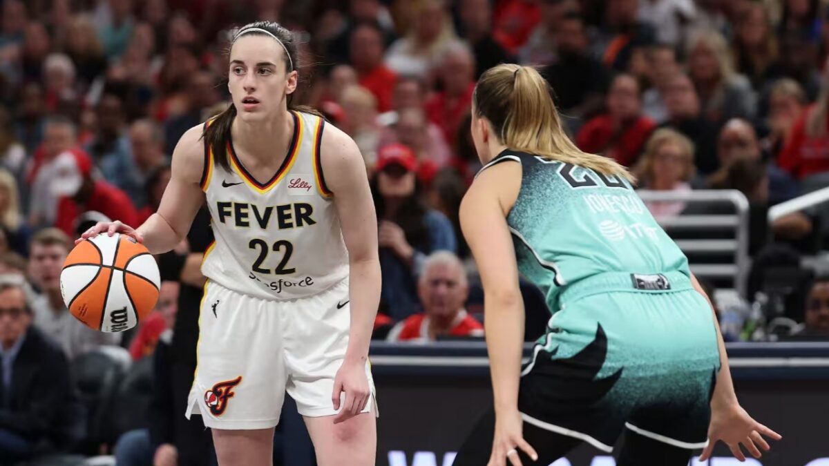 3 Ways Caitlin Clark's Title Ambitions Shape up Nicely with Fever's Current Form 1 Caitlin Clark helps Fever spread the floor