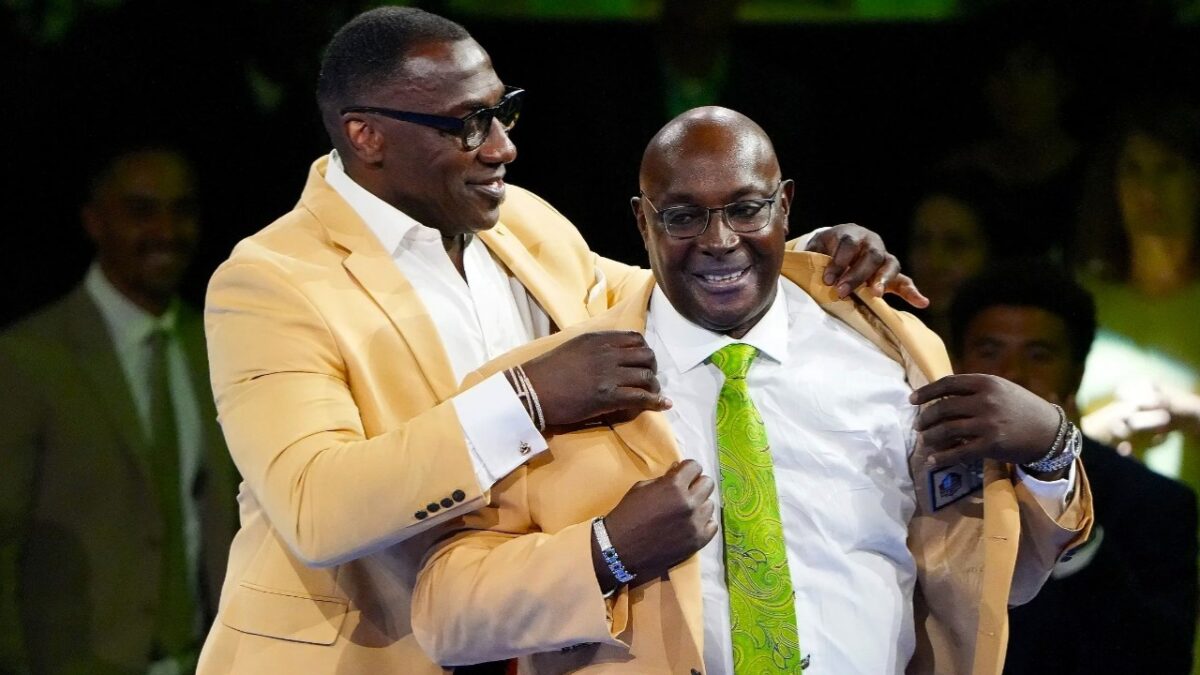 (Video) Shannon Sharpe Cries His Heart out Listening to Brother Sterling Sharpe's Emotional HOF Speech 1 (Video) Shannon Sharpe Cries His Heart out Listening to Brother Sterling Sharpe's Emotional HOF Speech