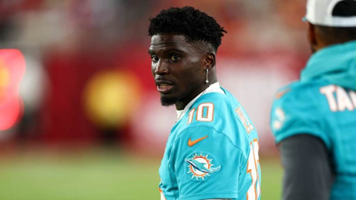 (Video) Mike McDaniel Subtly Hints at Being Frustrated with Tyreek Hill's Over-The-Top Antics