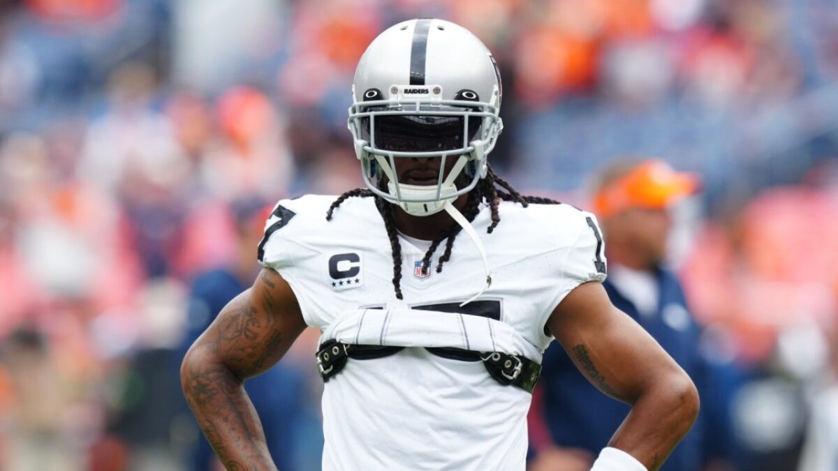 Davante Adams Doesn't Trust Travis Hunter to Play Both Offense and Defense in the NFL

