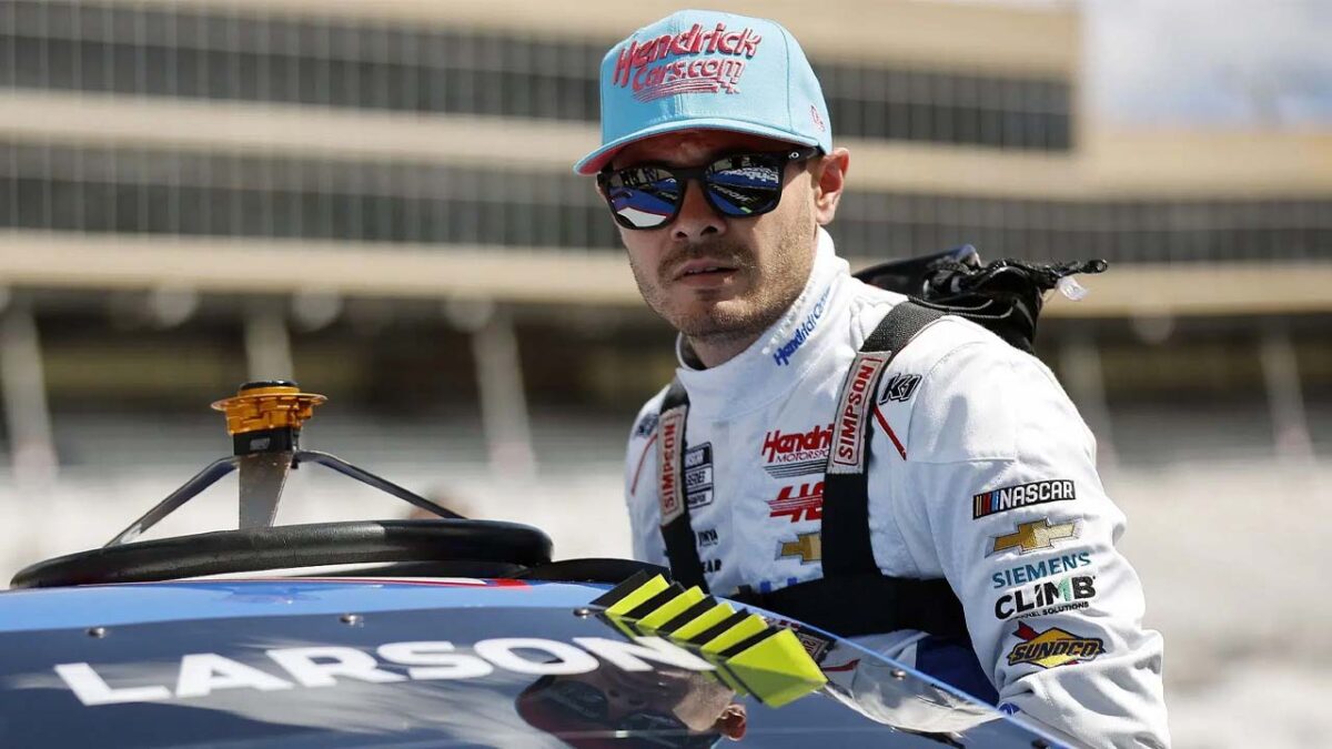 Kyle Larson Declares Famous Martinsville Hot Dogs "Disgusts" Him 1 Kyle Larson (via Getty)