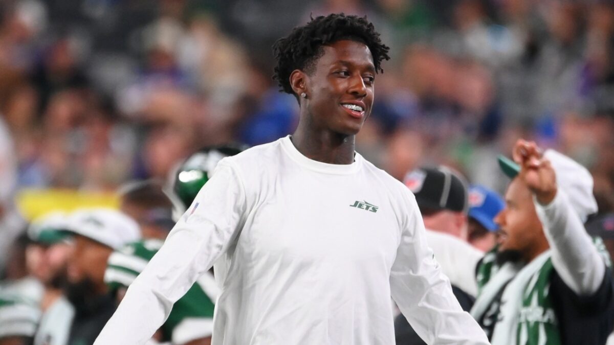 (Video) Sauce Gardner Trolls Packers with Cheesehead After Jets' Preseason Victory in Green Bay 1 (Video) Sauce Gardner Trolls Packers with Cheesehead After Jets' Preseason Victory in Green Bay