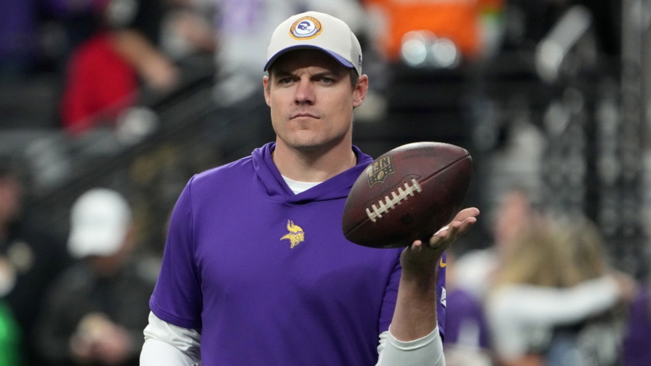 Male Cheerleader the Reason Behind Multiple Vikings Fans Canceling Their Season Tickets