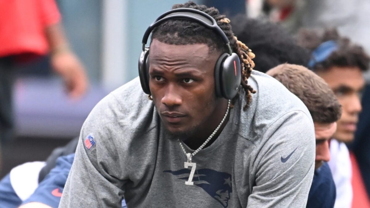 Jerry Jones Still in Shock over Joe Milton Signing: "I Really Have to Pinch Myself" 1 Jerry Jones Still in Shock over Joe Milton Signing: "I Really Have to Pinch Myself"