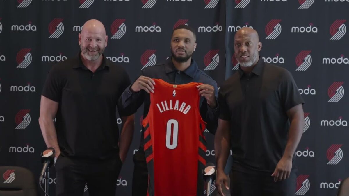 Damian Lillard re-signs with Blazers