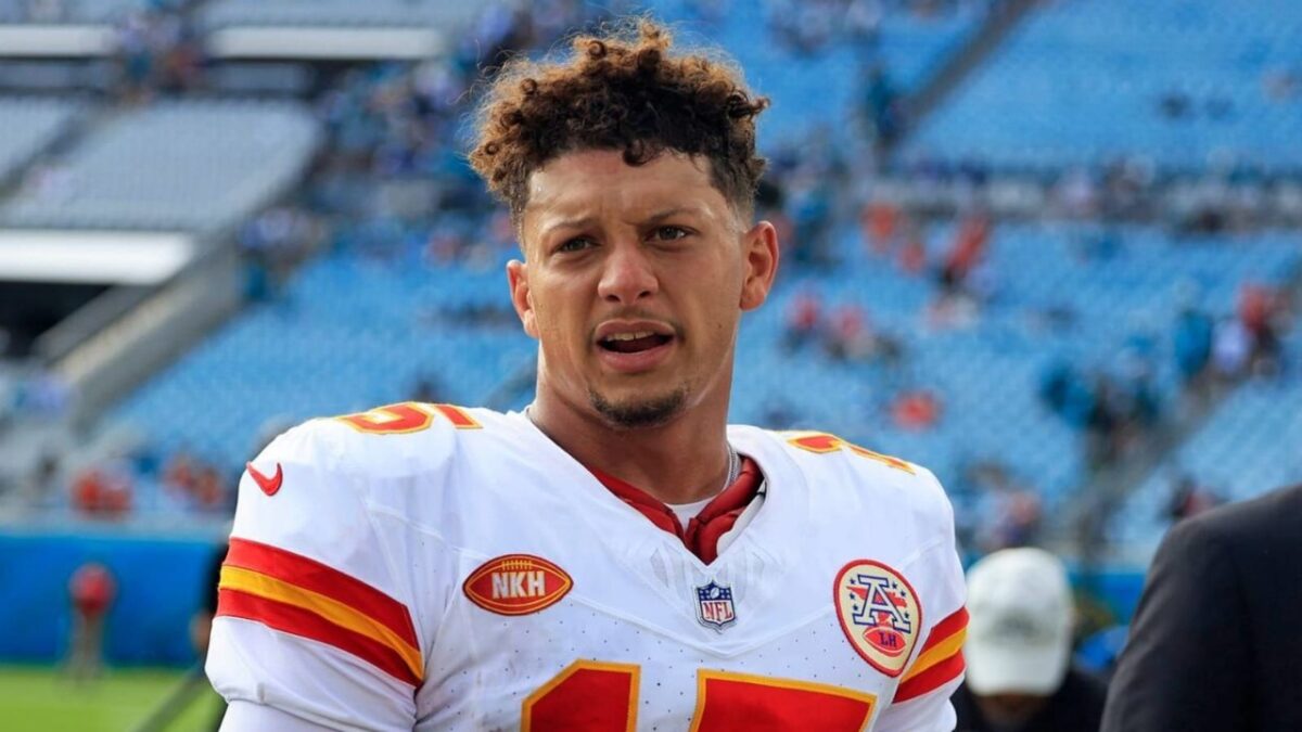 Top Analyst Bizarrely Claims Patrick Mahomes' Chiefs Will Miss the Playoffs: "You Can't Stay on Top Forever"