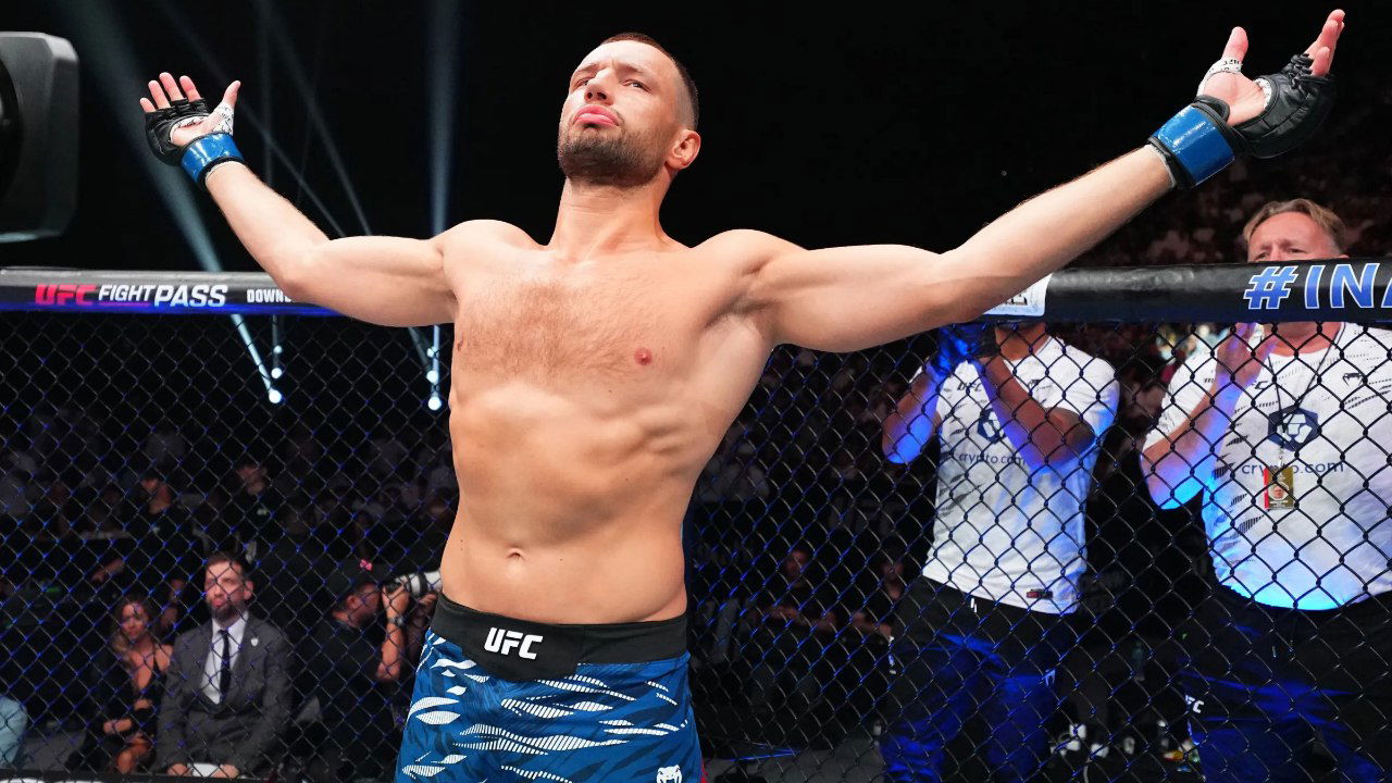 Fans Admire Reinier de Ridder for ‘Incredible Activity’ After Joining the UFC
