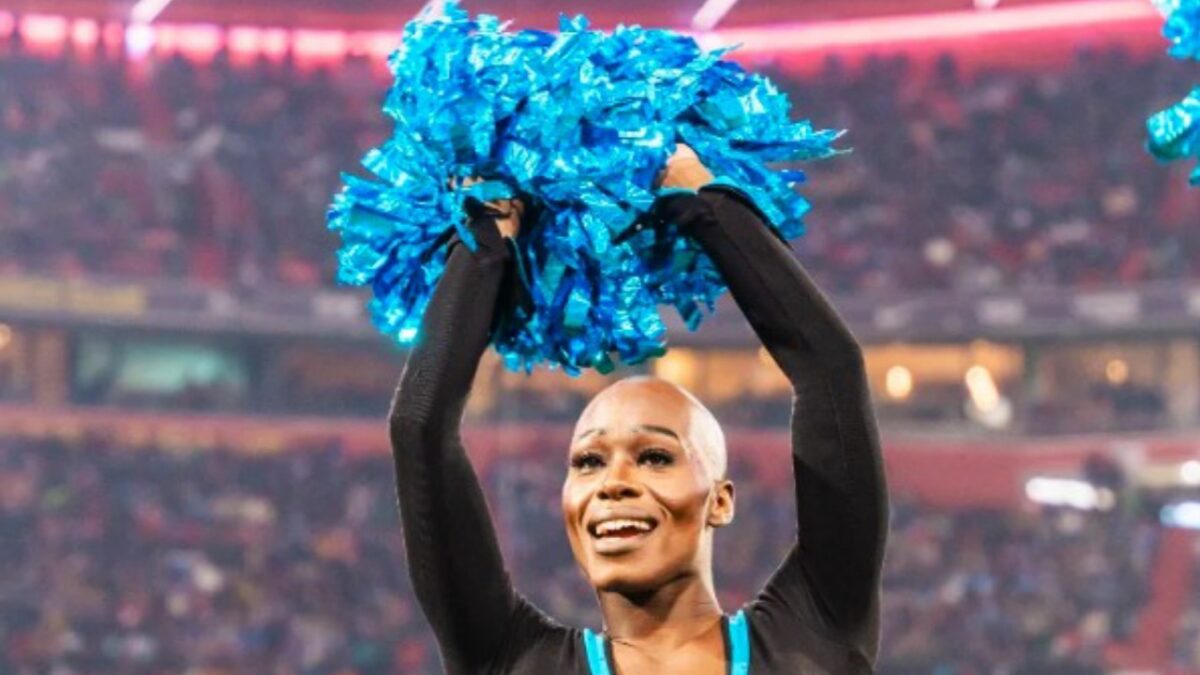 NFL's FirstEver Transgender Cheerleader Ends Her Run with the Carolina(02)