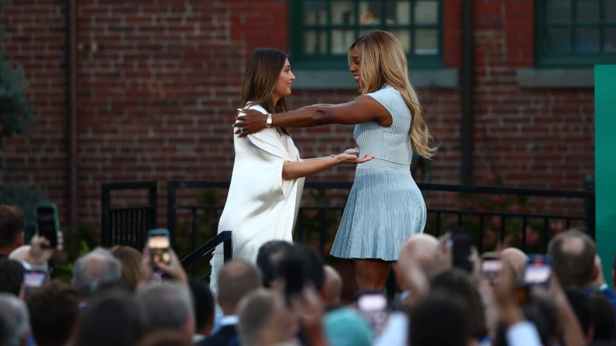 (Video) Serena Williams Pokes Fun at Maria Sharapova with Hilarious ‘Grunting’ Remark and Makes Her Emotional During Hall of Fame Speech 1 Maria Sharapova, Serena Williams
