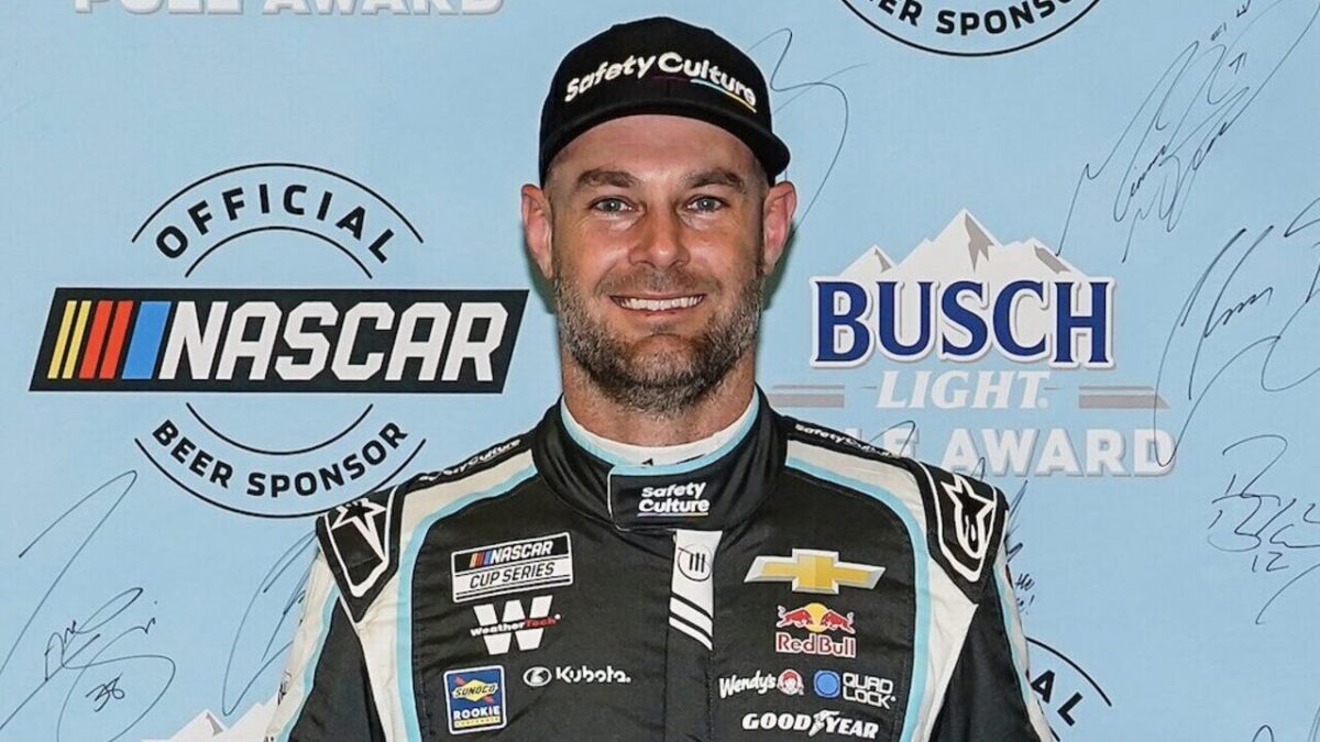 Shane van Gisbergen “Hasn’t Given up on Playoffs” Despite Poor Ovals Race Runs 1 Shane van Gisbergen