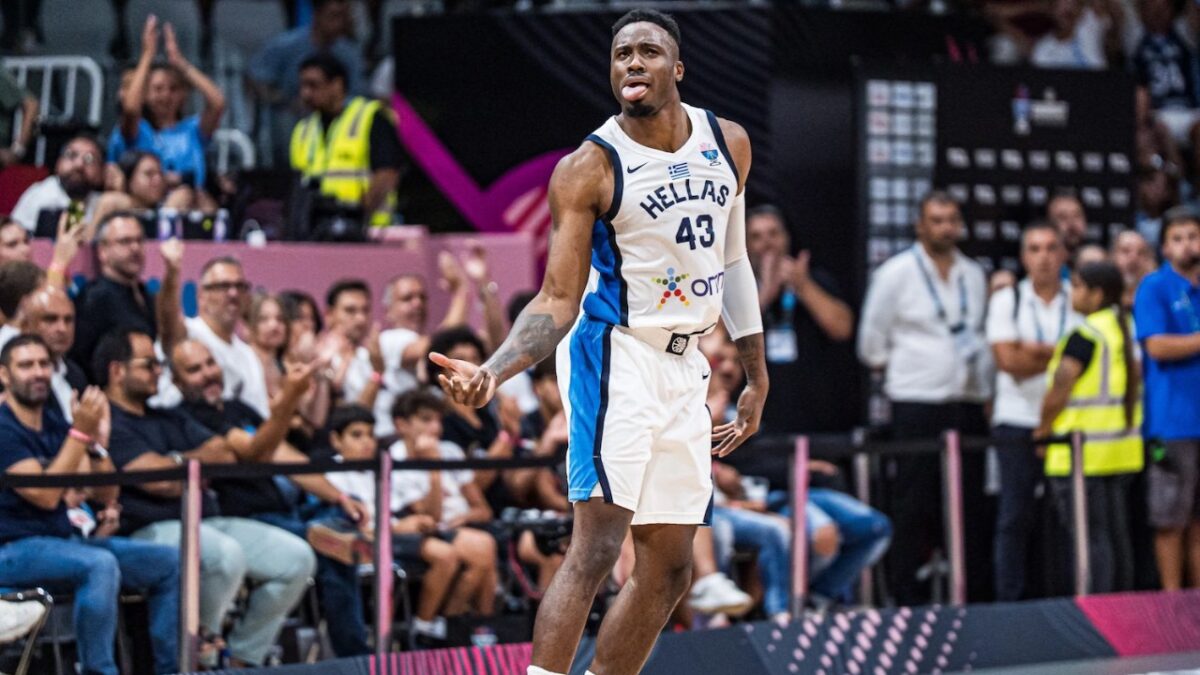 Thanasis Antetokounmpo playing for Greece