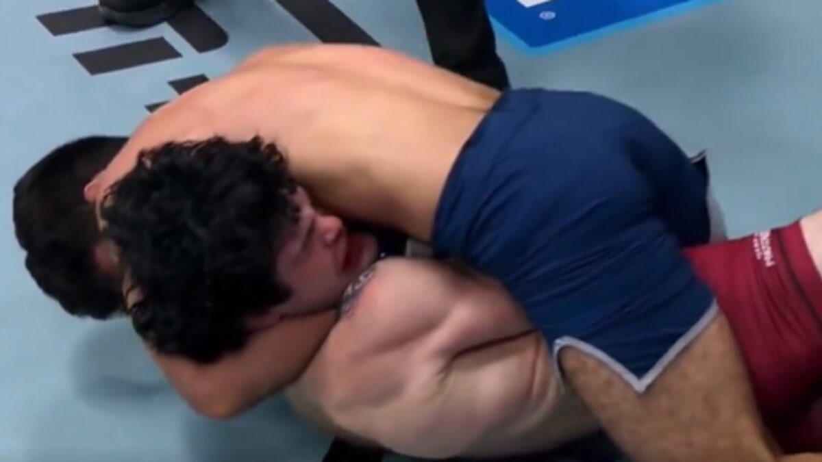 Tommy McMillen almost got submitted by David Mgoyan