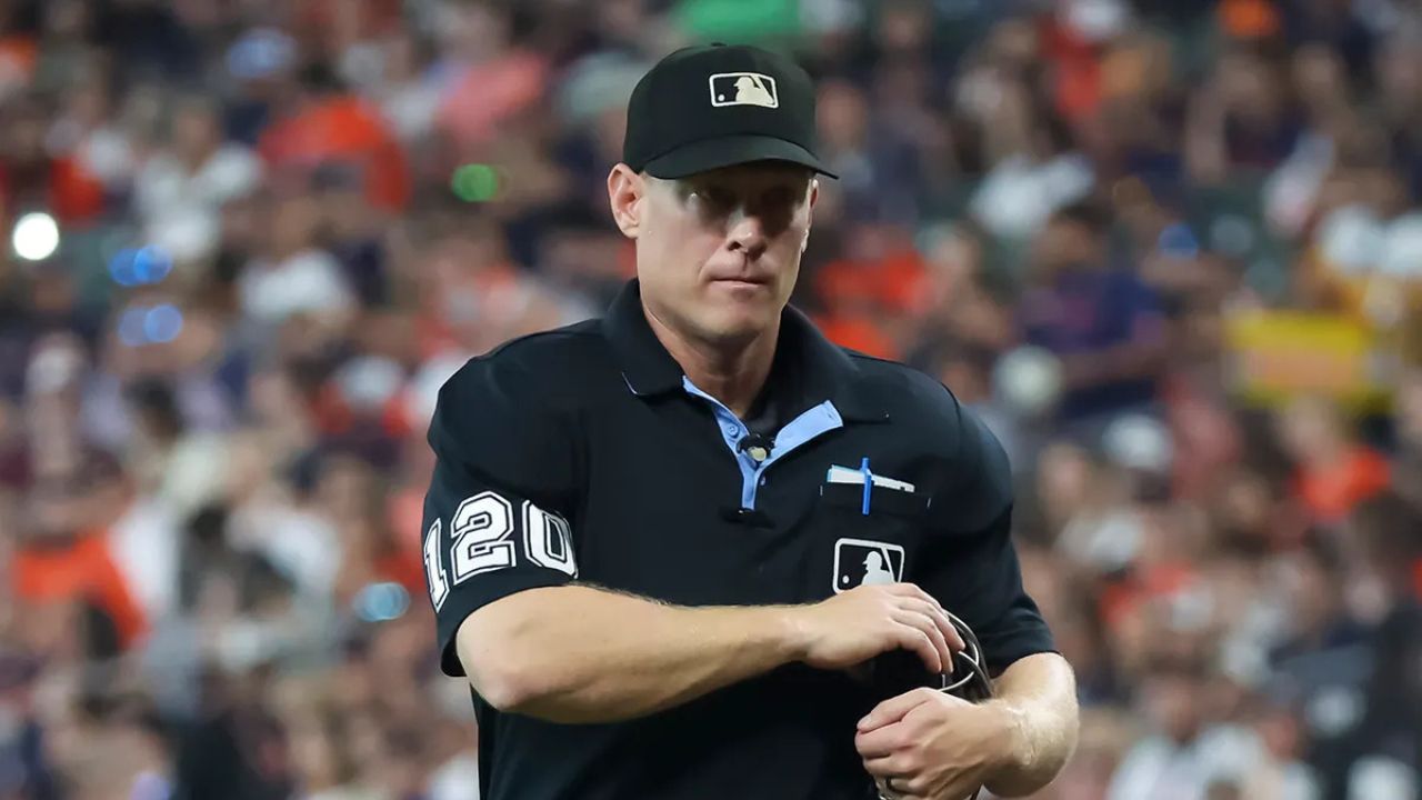 Umpire Brian Walsh Under TREMENDOUS Heat from MLB Fans Following Another Controversial Call in Yankees-Astros Game: “Worst Ump in Baseball”