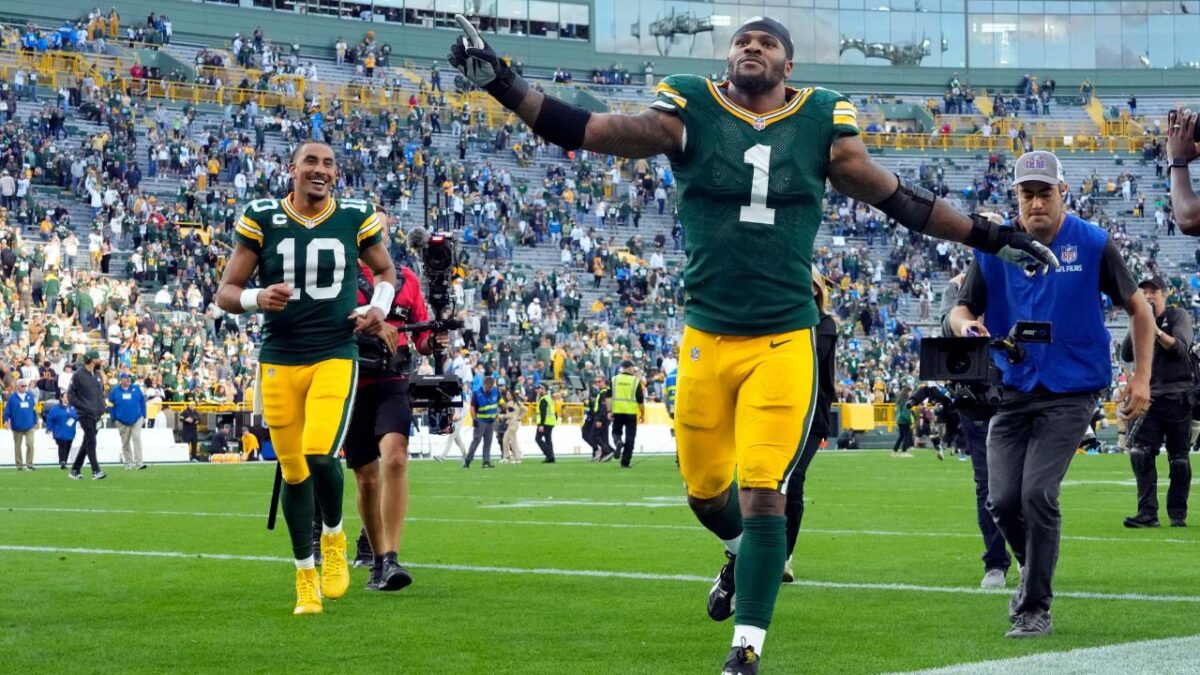 Micah Parsons leaves Lambeau Field with teammate Jordan Love