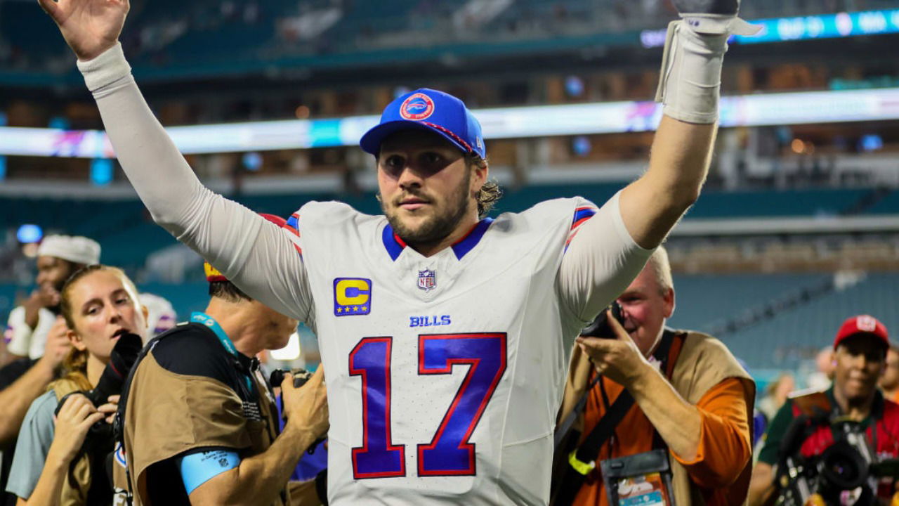 Josh Allen Orchestrates One of the Greatest Comebacks Ever Courtesy of His Massive 400+ Yards Game Against Ravens – “He’s Better Than Lamar!”