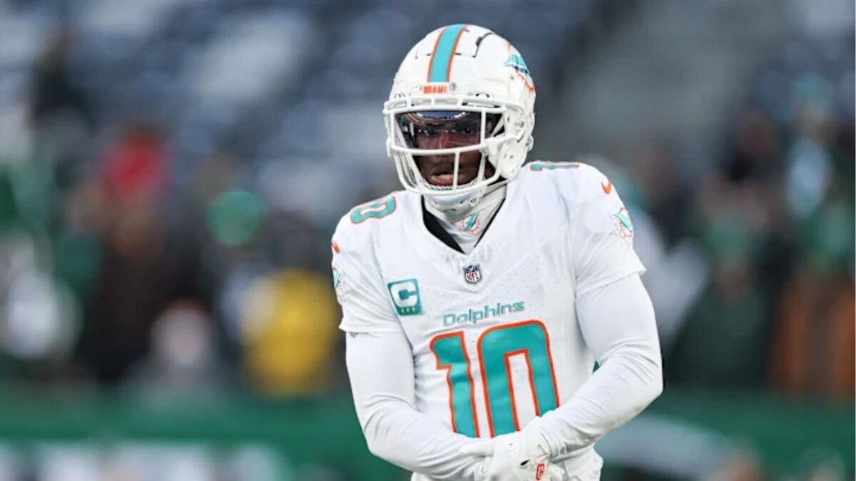 Tyreek Hill in Big Trouble as Women's Rights Organization Demands Suspension from NFL over Domestic Violence Accusations 1 Tyreek Hill-2