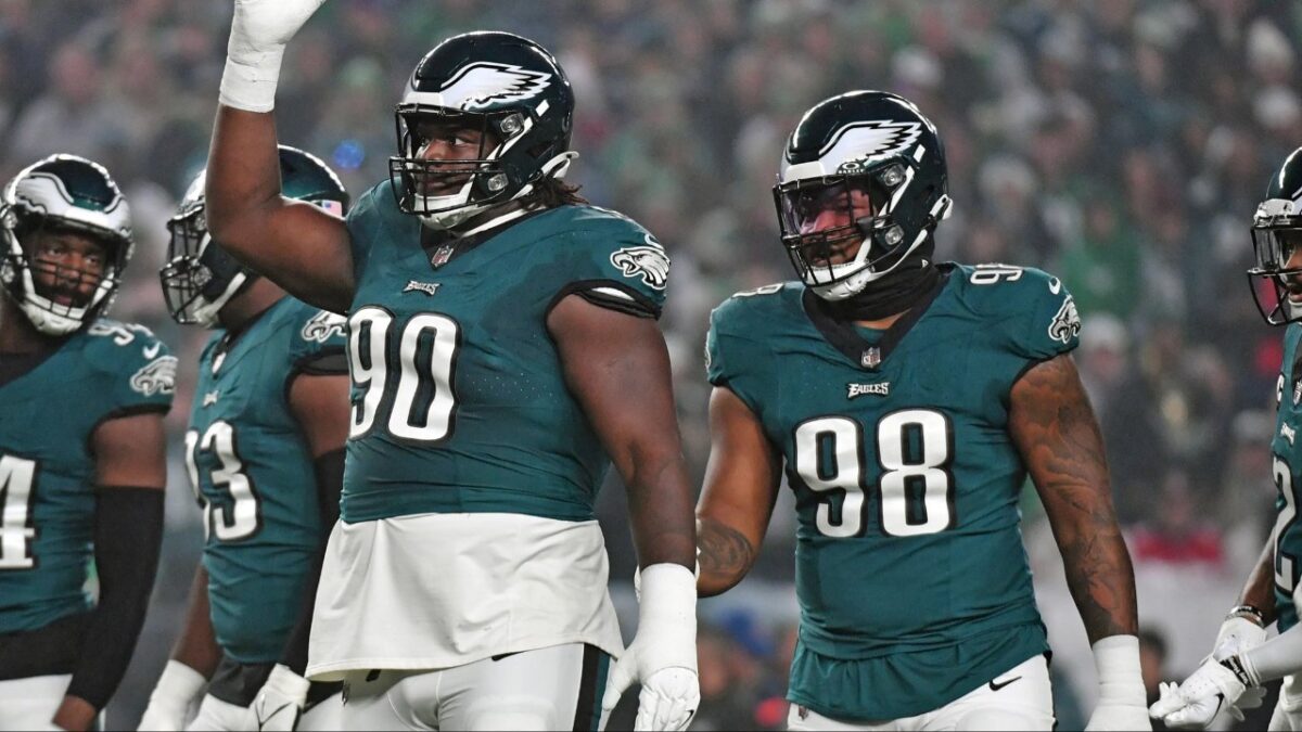 Eagles defensive linemen Jalen Carter and Jordan Davis