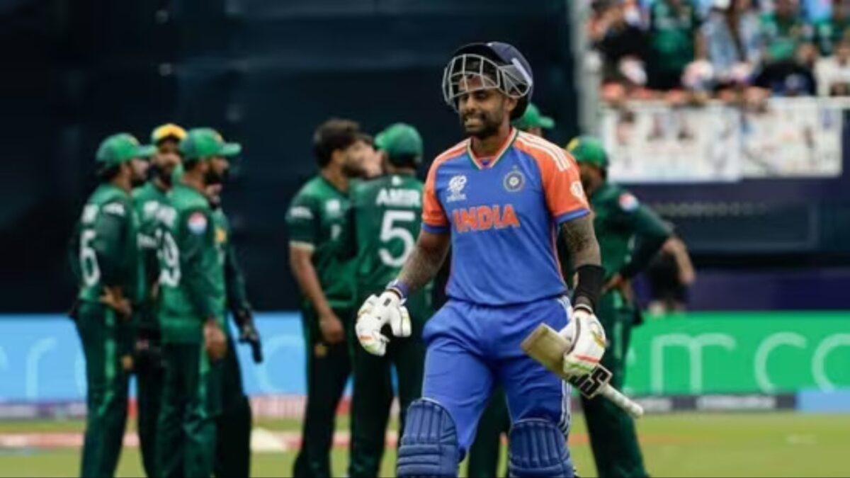 Suryakumar Yadav getting dismissed by Pakistan in the ICC T20I World Cup 2024.
