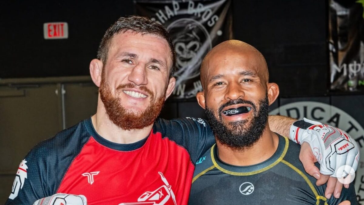 Demetrious Johnson poses with Merab Dvalishvili 