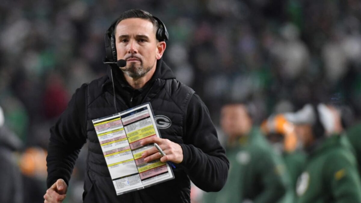 (Video) 'Furious' Packers' Matt LaFleur Lashes out at Kingsley Enagbare on Sidelines for Accidentally Subbing In 1 (Video) 'Furious' Packers' Matt LaFleur Lashes out at Kingsley Enagbare on Sidelines for Accidentally Subbing In