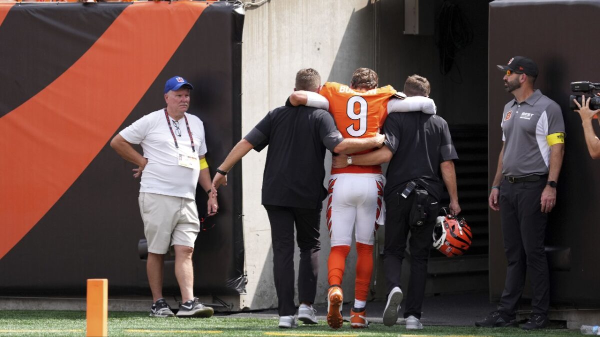 Joe Burrow out for 3 Months with Injury yet Again Frustrates Fans on Social Media - "The Bengals Are Cooked" 1 Bengals' season might be over with Joe Burrow out for 3 months