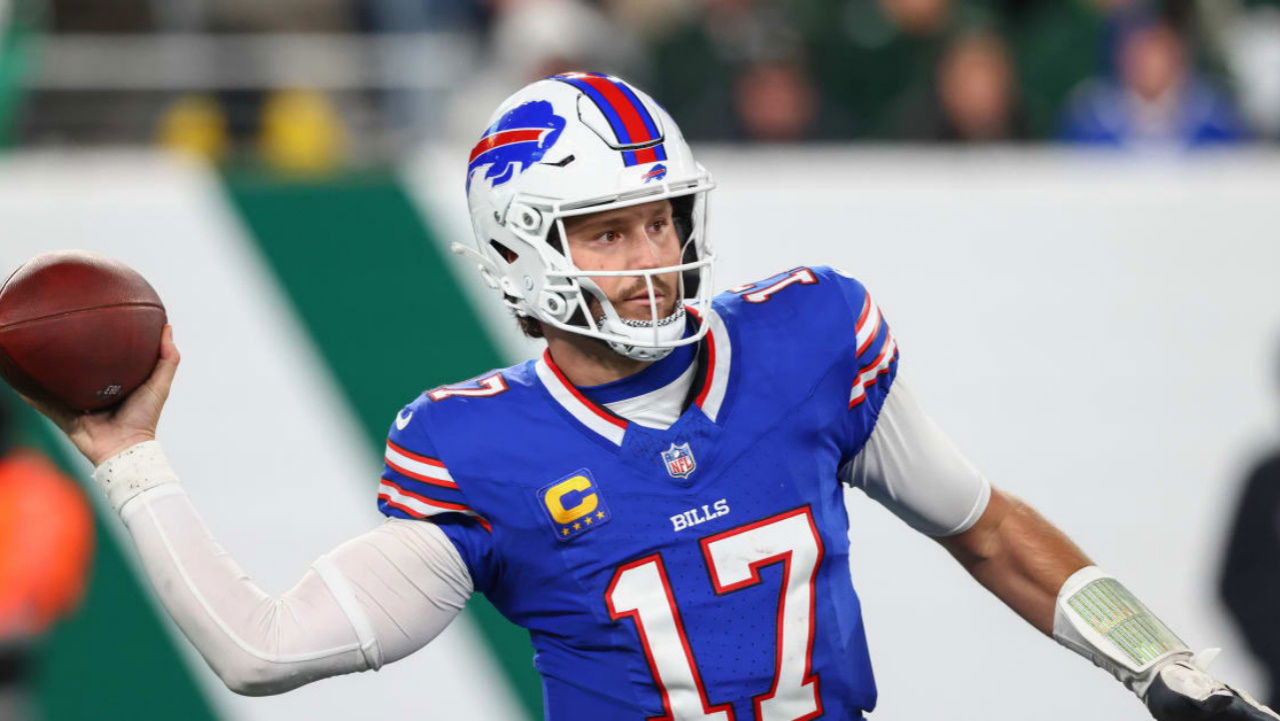 Josh Allen Makes NFL History by Surpassing Patrick Mahomes in Elite List