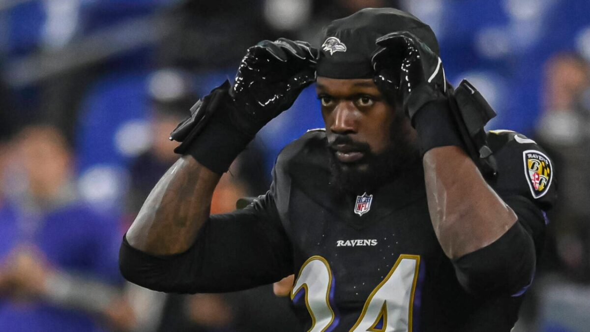Cowboys’ Jadeveon Clowney Vows to Fight Trespassing Charges After Hometown Arrest