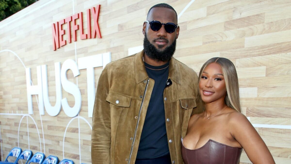Billionaire LeBron James Revealing Bank Balance Sends Fans Into Splits: "LeCap Strikes Again" 1 LeBron James might not accept his wife's wishes and retire after next season