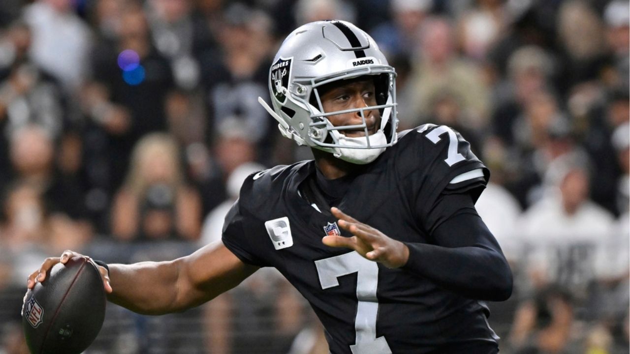 Geno Smith’s Postgame Excuse Didn’t Sit Well with Raiders Fans After Jaguars Loss