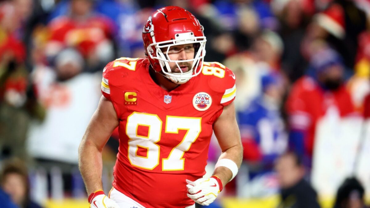(Video) Travis Kelce Gets Into an Extremely Heated Exchange With Andy Reid on Sidelines Amid Chiefs' Struggles on Offense