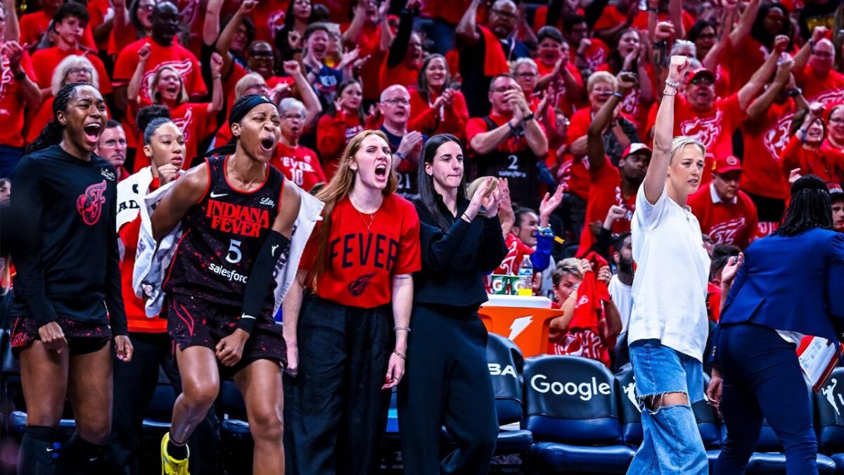 Sophie Cunningham and the Fever bench