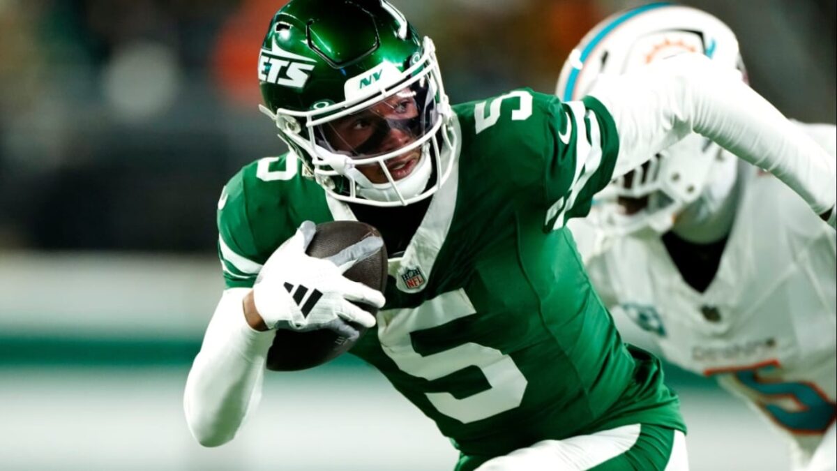 Jets Robbed? Garrett Wilson Falls Prey to One of the Softest Pass Interference Calls Ever Against the Dolphins