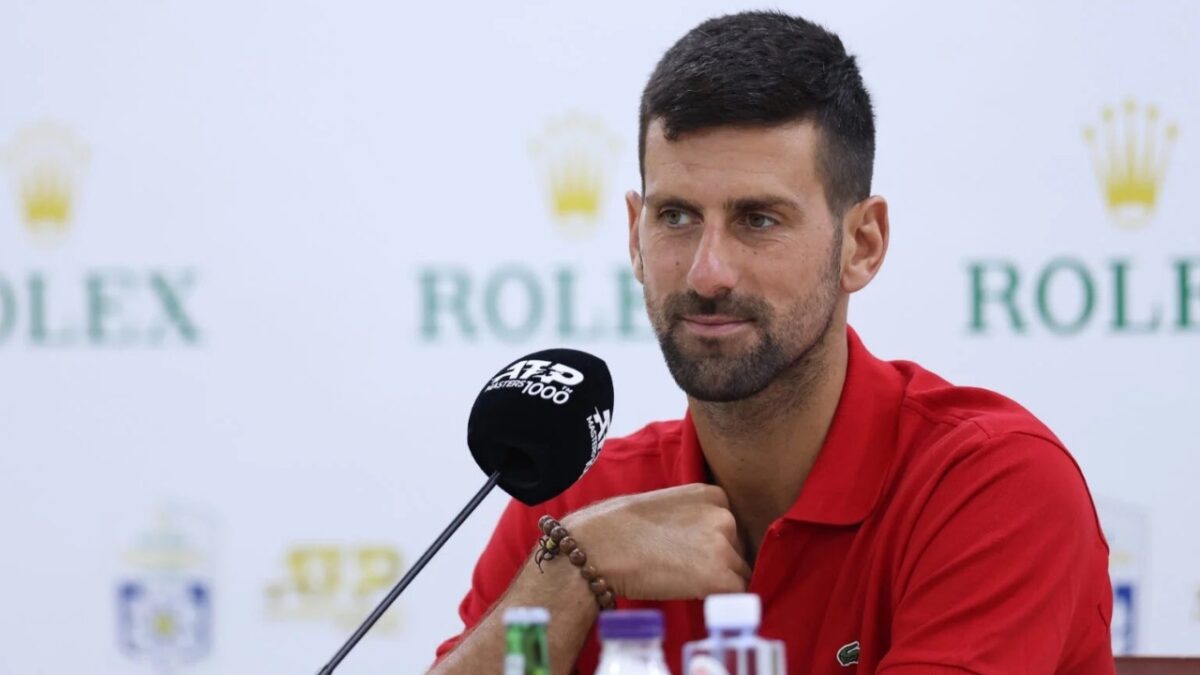 (Video) Novak Djokovic Vomits Mid-Match on Court Due to 'Brutal' Conditions in Shanghai 1 Novak Djokovic (via X/Olly Tennis)