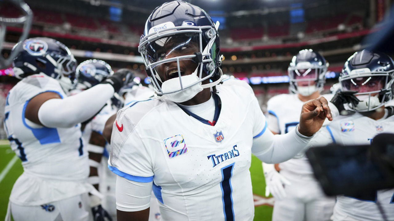 (Video) Cam Ward and Titans Win 1st Game Thanks to Bizarre Fumbles From Cardinals