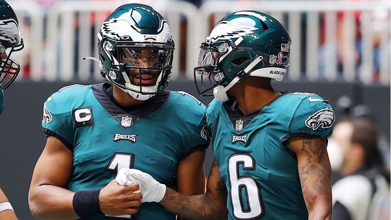 Despite Jalen Hurts’ Season-High, DeVonta Smith Says Eagles Offense Needs to Get on ‘Same Page’ After First Loss