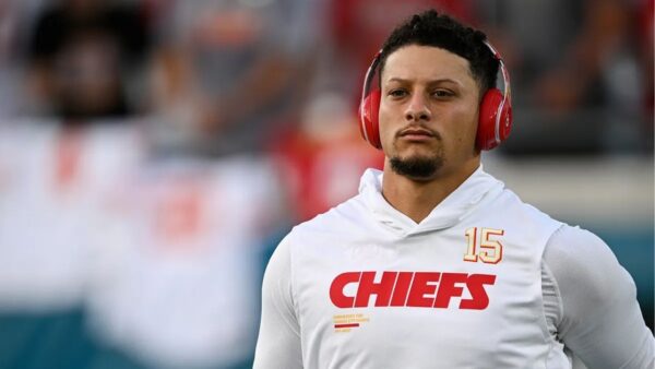 Patrick Mahomes Hasn’t Given up on the Chiefs’ Playoff Hopes Despite 6-7 Record