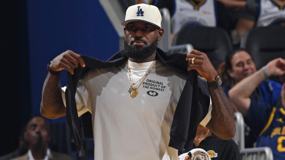 Lakers Fan Suing LeBron James For $856 After Being 'Duped' By Decision 2 Hennessey Ad 1 LeBron James courtside at Lakers' preseason game