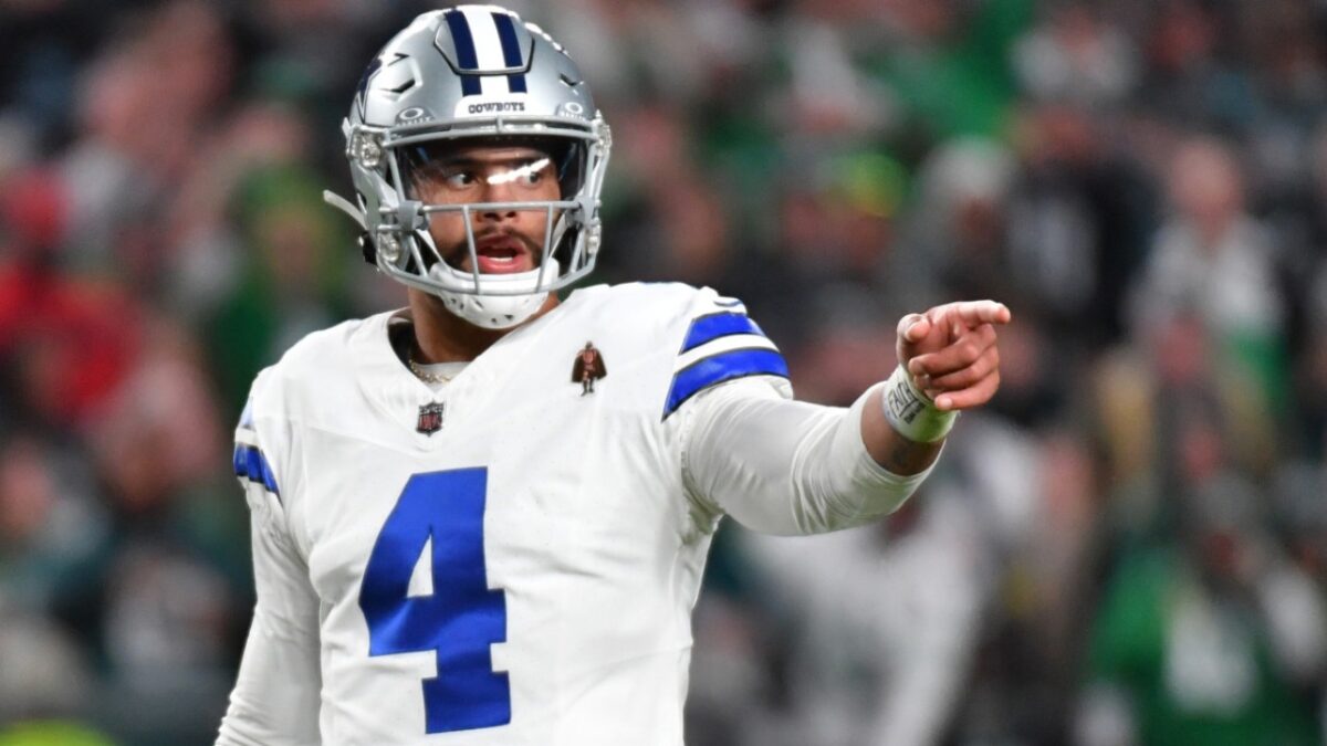 Dak Prescott, 32, Wants to Play into His 40s like Tom Brady 1 Dak Prescott, 32, Wants to Play into His 40s like Tom Brady