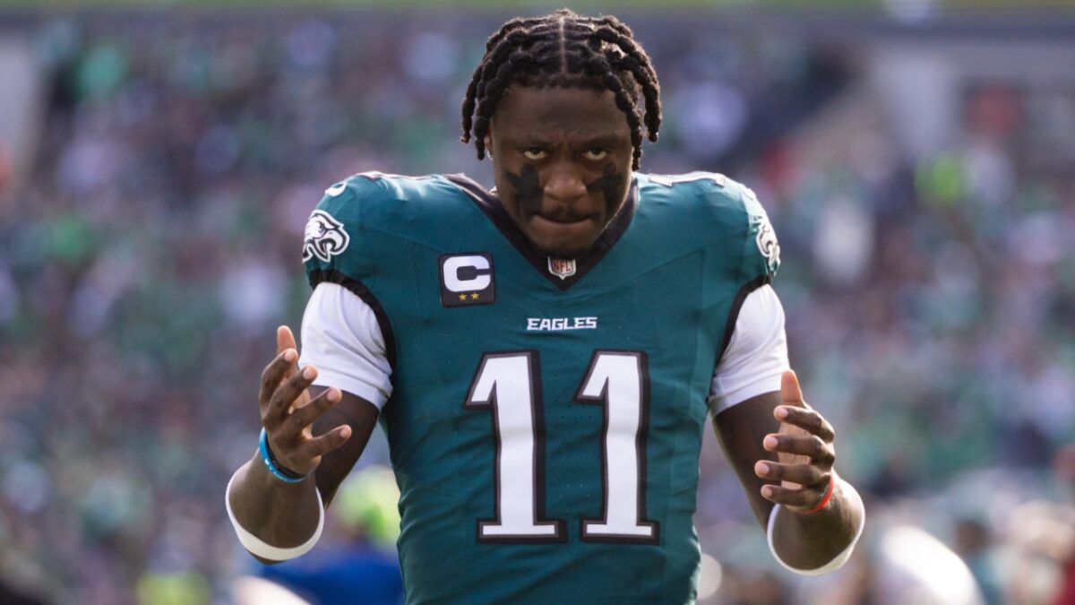 AJ Brown's Cold Attitude Will Lead to Eagles Trading Him This Season, According to AFC GM