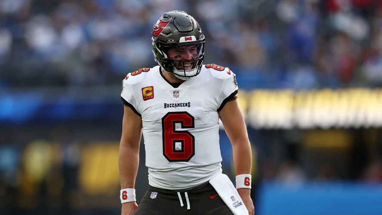 Kevin Durant Hypes Baker Mayfield After Unreal 1st Down Run While Avoiding 5 Defenders