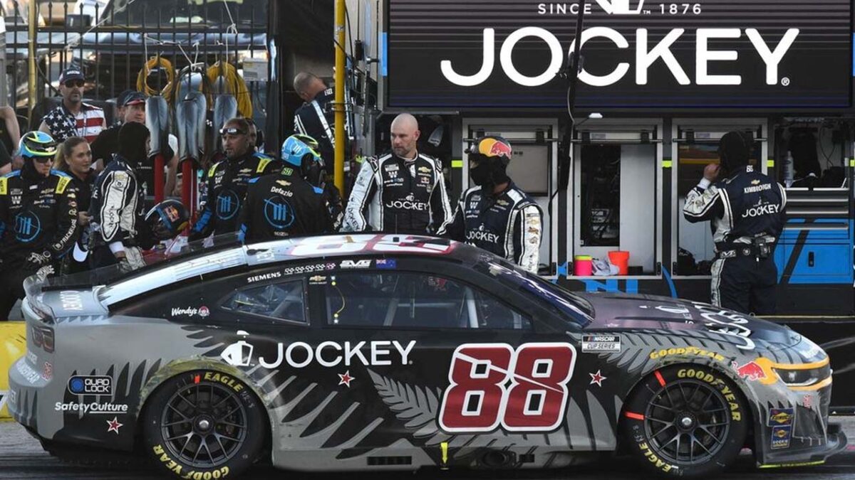 Shane Van Gisbergen Sulks Over "Frustrating" End to Career best oval run 1 Shane van Gisbergen's #88 car sporting the special livery at Las Vegas (via Motorsport)